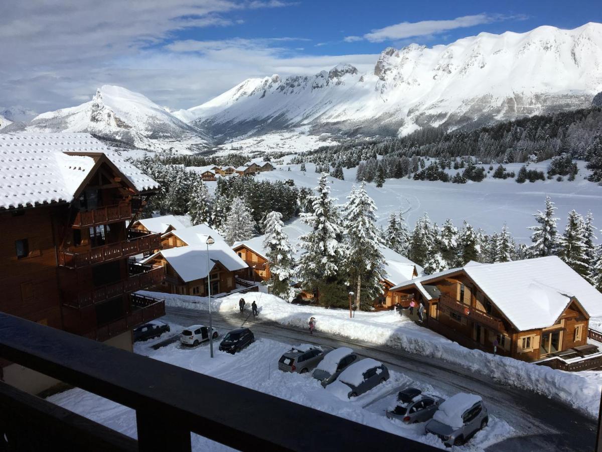 Eden sur les pistes avec vue panoramique sur la vallée La Joue du Loup Exterior foto